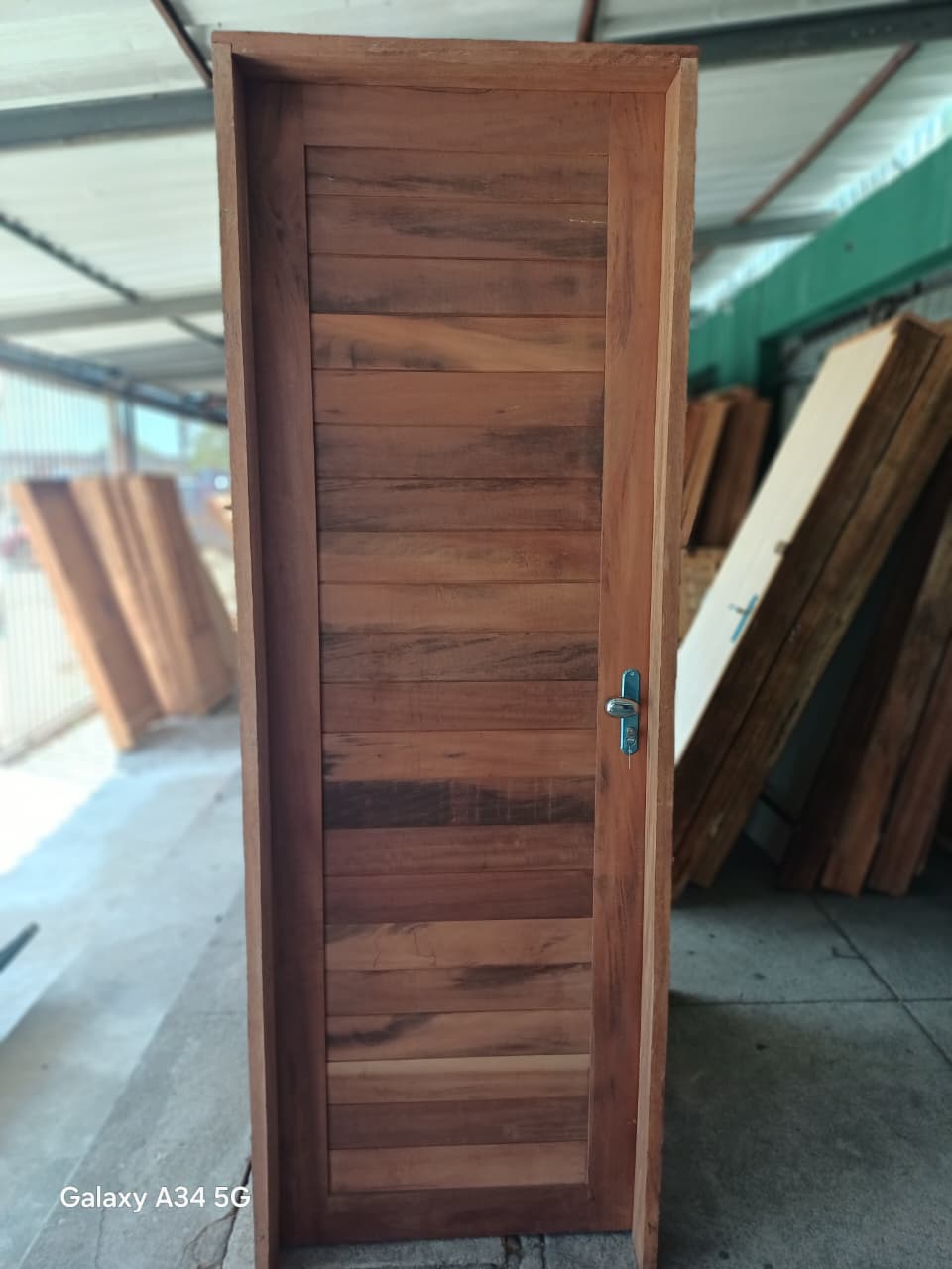 Porta Maciça Escura